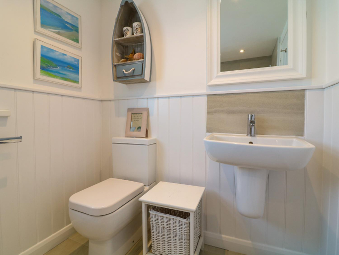 Bathroom 3, Alpha, Cornwall