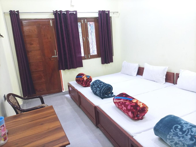 Bedroom 4, Om Pingaksh Hotel & Restaurant, Chamoli