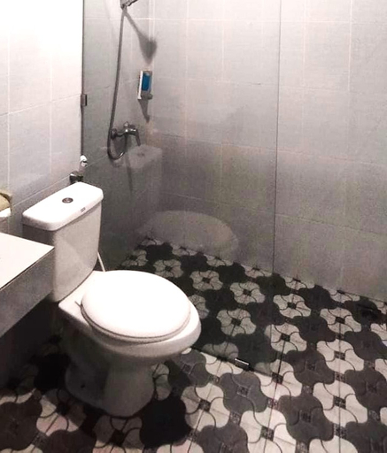 Bathroom 5, Hotel Bahtera, Bogor