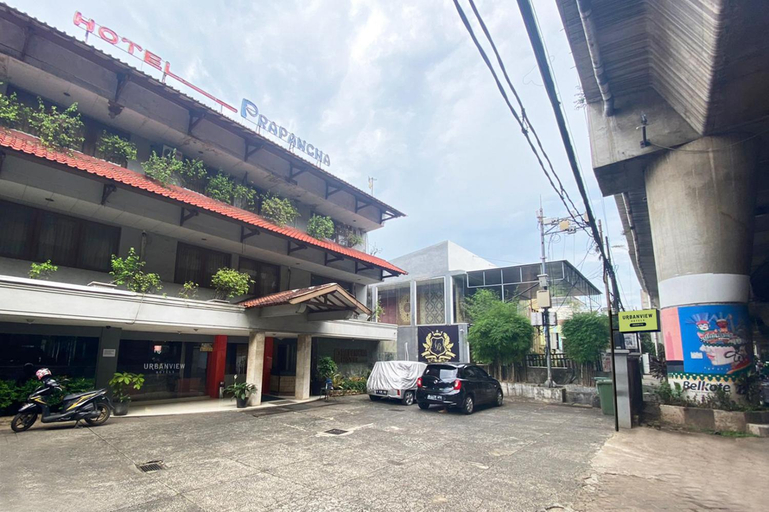 Exterior 1