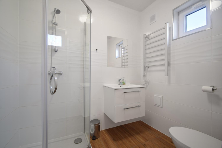 Bathroom 3, Westbeach House, Kołobrzeg