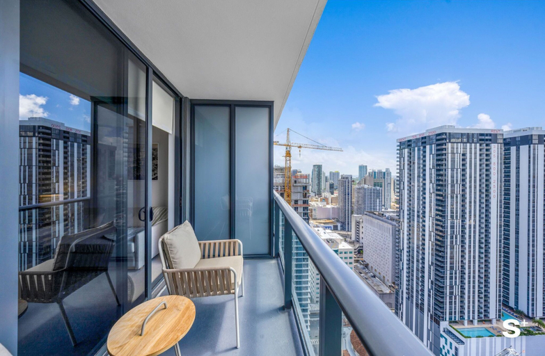 Others 5, Chic Downtown Retreat 1BR Apartment, Miami-Dade