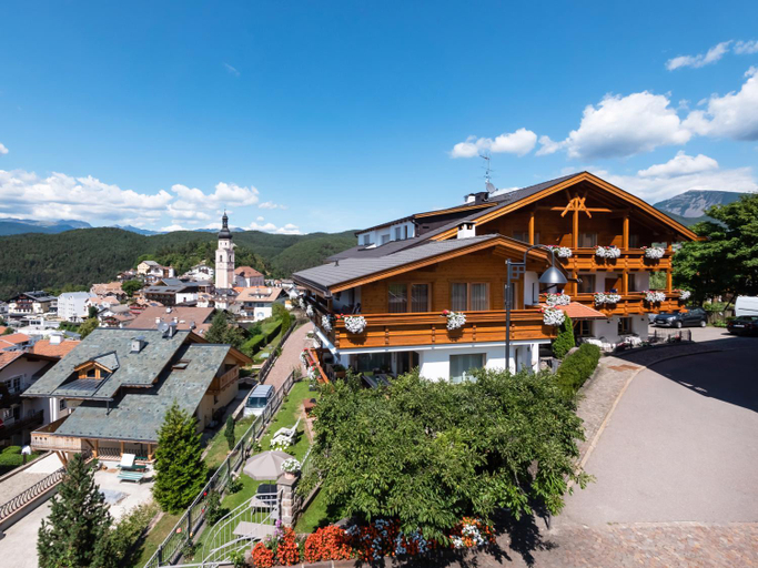 Exterior & Views 1, Garni Jasmin, Bolzano