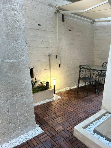 Others 5, B&B Regina 381, Messina