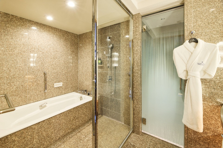 Bathroom 29