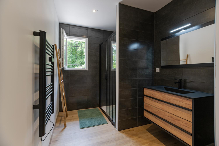 Bedroom, Villa Esparots - Maison avec piscine privee, Ardèche