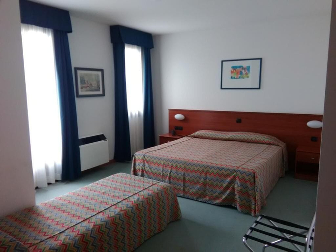 Bedroom 5, Hotel Naonis, Pordenone