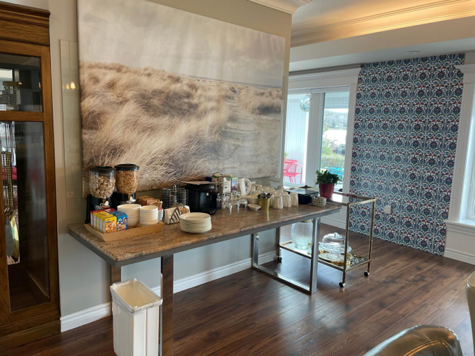 Food & Drinks, Ocean Bay View Luxury Guesthouse, Halifax