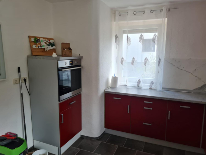 Others 2, Husic Immobilien und Handwerkerservice, Bergstraße