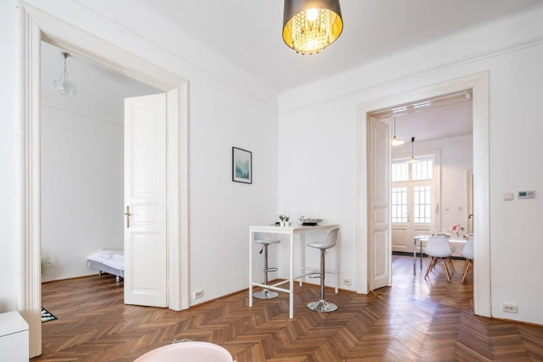 Others 4, Spacious central home, Budapesti