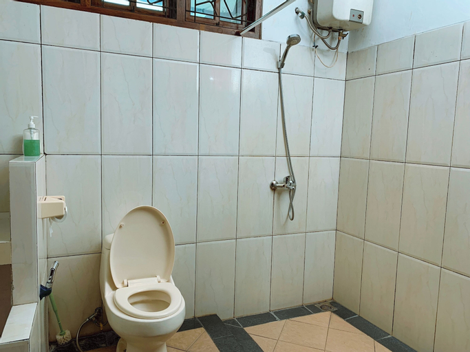 Bathroom 4