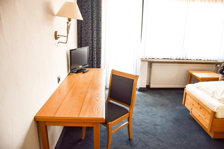 Bedroom 4, Hotel Bergwiesen - Zimmer mit Balkon oder Terasse, Main-Spessart
