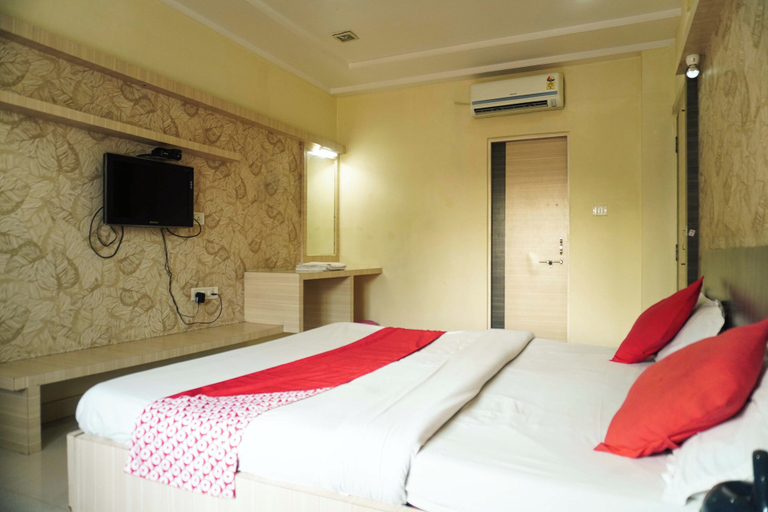 Bedroom 2, Hotel Shri Krishna, Hoshangabad