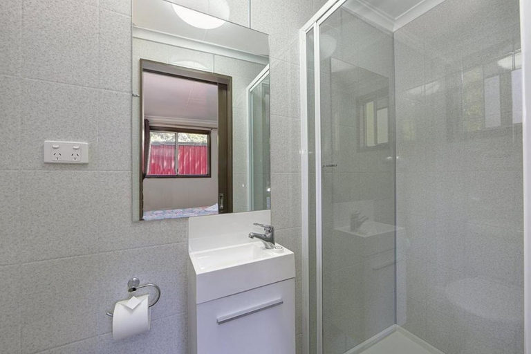 Bathroom 3, Cape Hillsborough Nature Tourist Park, Mackay - Pt B