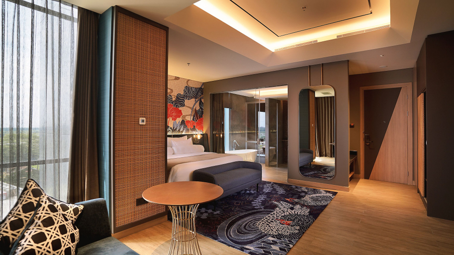 Exterior & Views 23