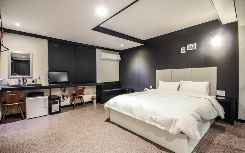 Bedroom 7