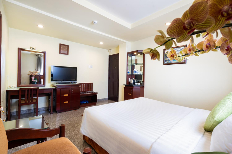 Bedroom 13