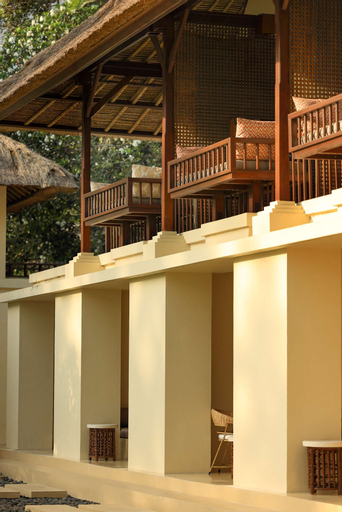 Exterior 5