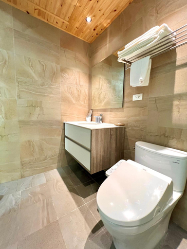 Bathroom 1, 品雲岫民宿, Yilan