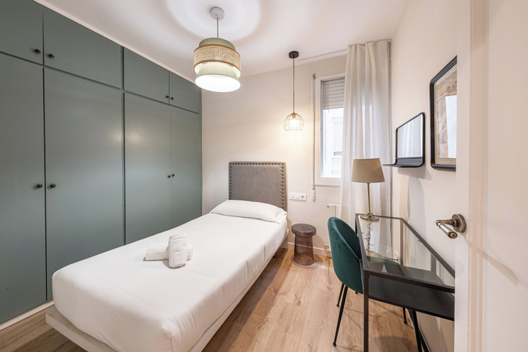 Bedroom 3, BeBarceloner Eixample Apartments, Barcelona