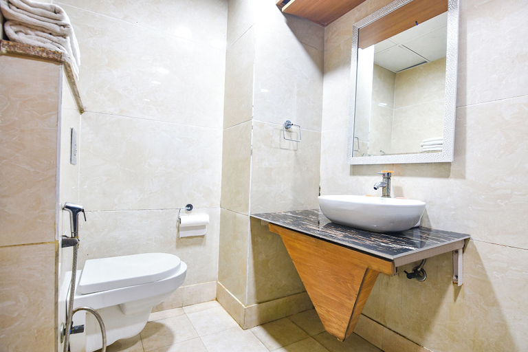 Bathroom 4, Fabhotel Prime Zen Inn, Delhi