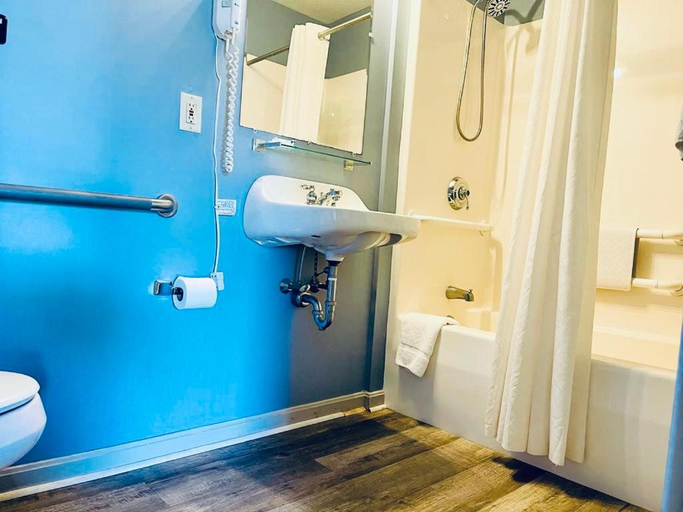 Bathroom, Wells Moody Motel, York