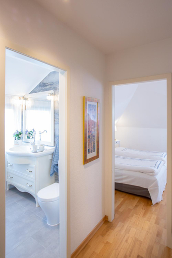 Others 3, Marinela's BnB, Wien