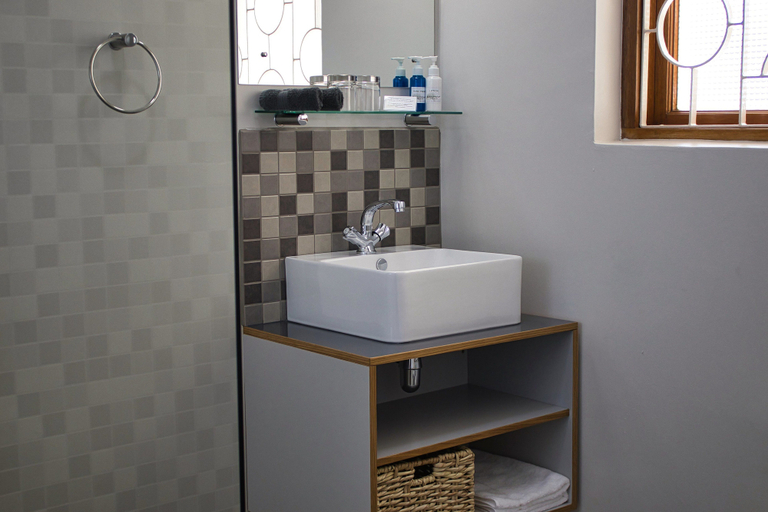 Bathroom 4, Kramersdorf Guesthouse, Swakopmund