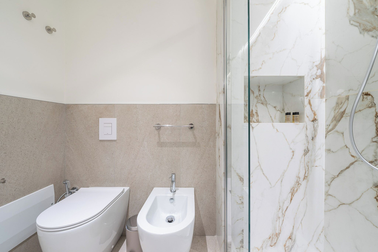 Bathroom 4, KARALIN SONNINO SUITES, Cagliari