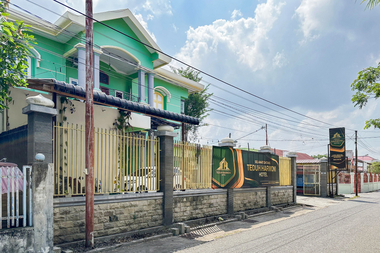 Exterior & Views 2, RedDoorz Syariah @ Teduh Harmoni Hotel Bireuen, Bireuen