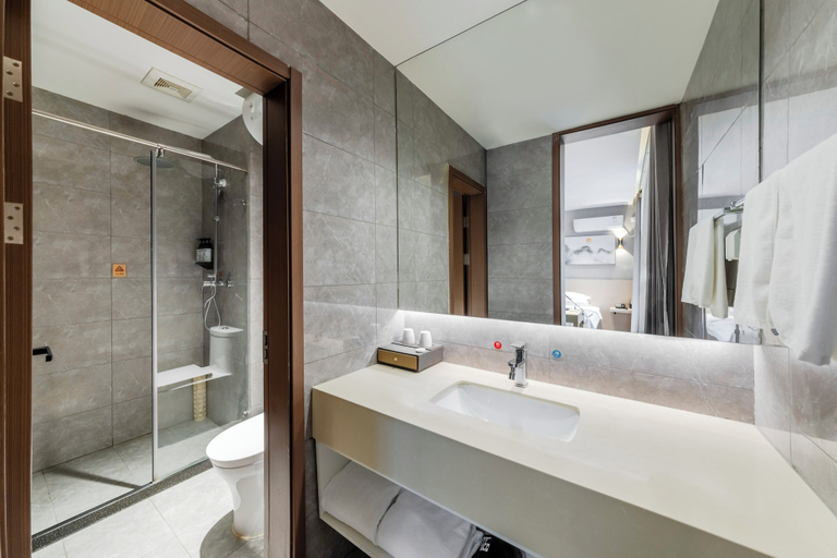 Bathroom, Jingbao Ruijia Hotel, Beijing