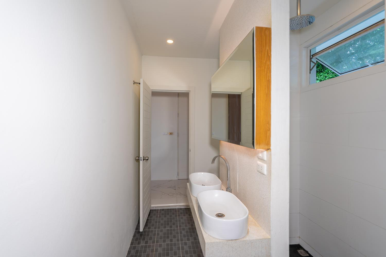 5, The tree seaview and quiet surrounded by trees 75smetre, Pulau Phuket