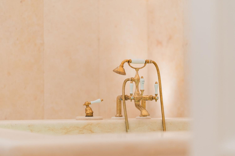 Bathroom 4, Palazzo Matteo, Lecce