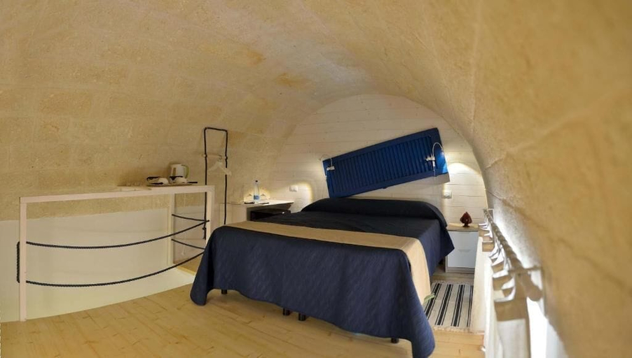 Bedroom 4, Palazzo Kapece, Bari