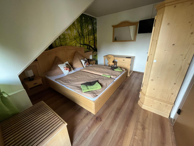 Bedroom 13
