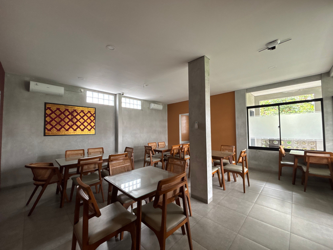 Food & Drinks 4, The Cluster Harris, Cimahi