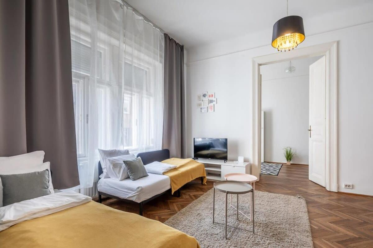 Bedroom 2, Spacious central home, Budapesti