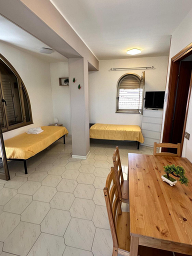 Bedroom 2, Sicily in Love - Rooms & Breakfast, Messina