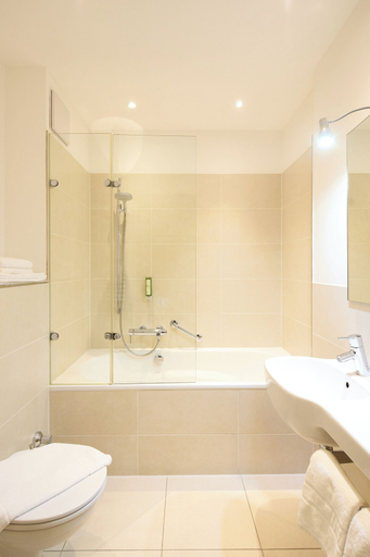 Bathroom 5, Hotel Staffler & Schreiners Restaurant, Dachau