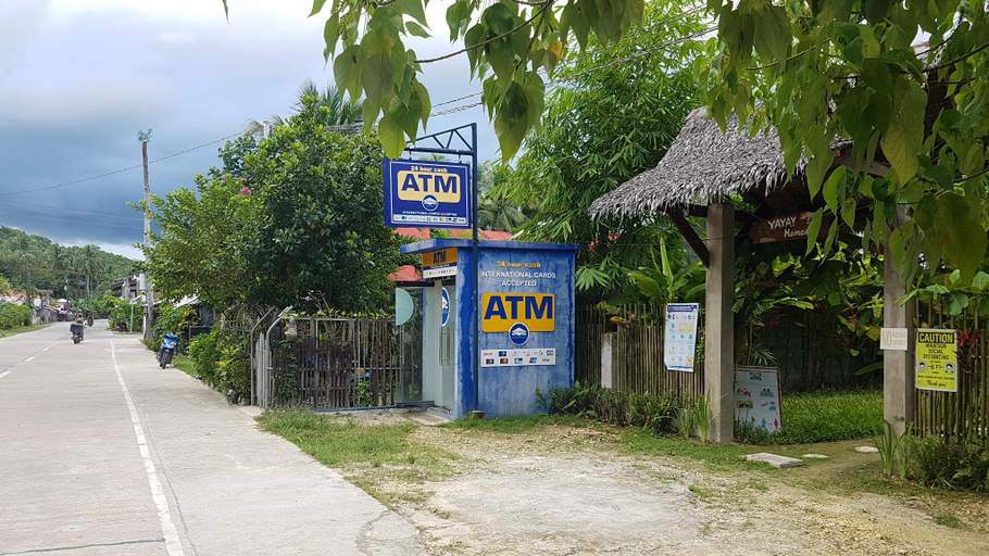 Others 1, Yayay house 1(1fl)..starlink/kichen,1min to beach, General Luna