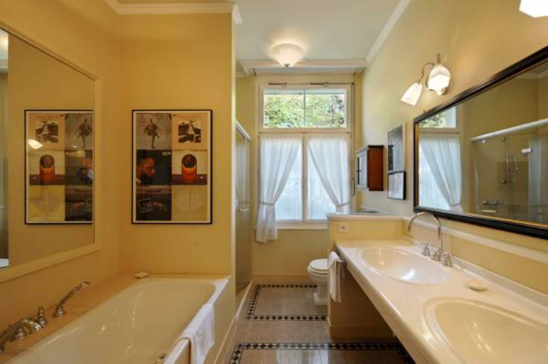 Bathroom 9