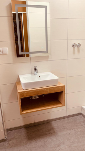 Bathroom 17