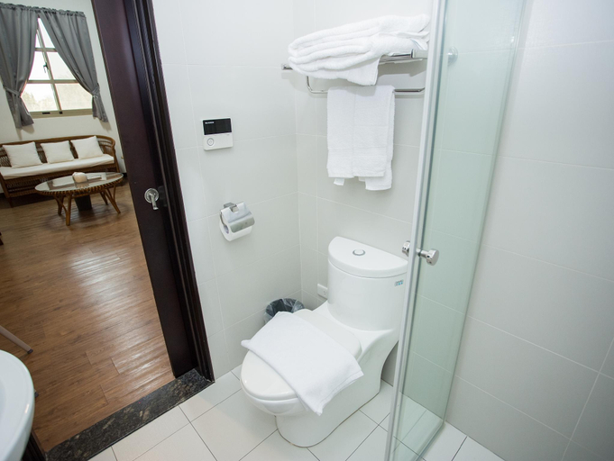 Bathroom 9