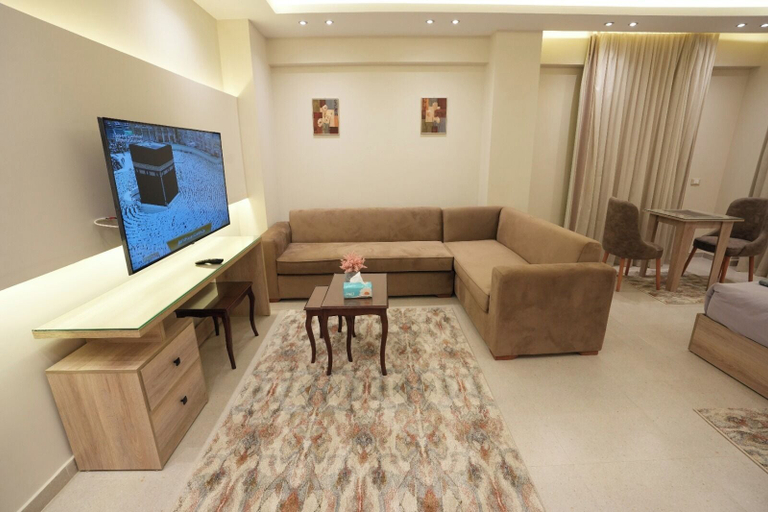 Others 5, Elite Sun House, Sheikh Zayed