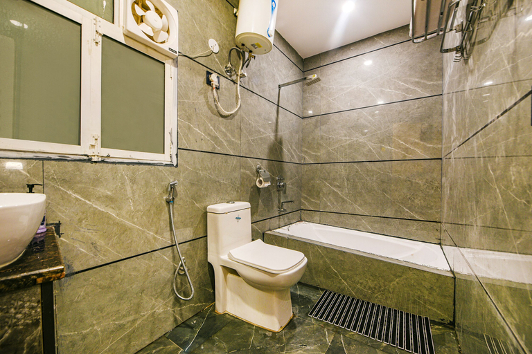 Bathroom 4, Fabhotel Tree House, Delhi
