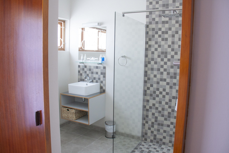 Bathroom 5, Kramersdorf Guesthouse, Swakopmund