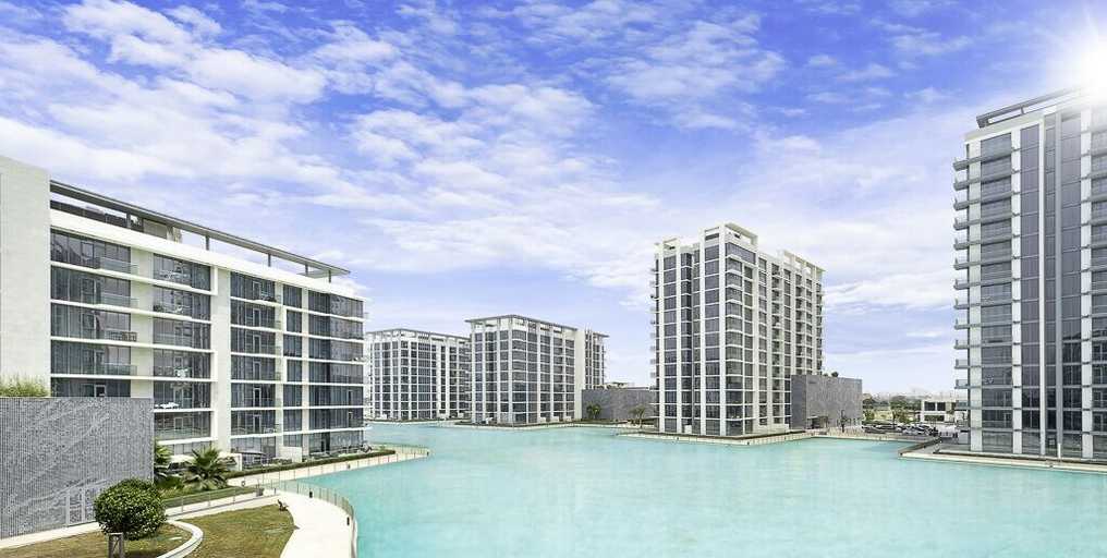 Sport & Beauty 5, LUX Burj Khalifa Lagoon View Suite 2, Dubai