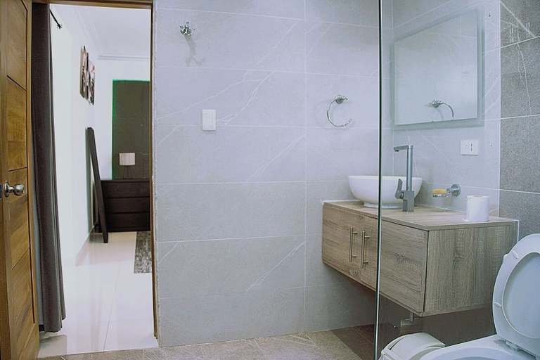 Bathroom 3, Sejour's Penthouse, Santo Domingo Este
