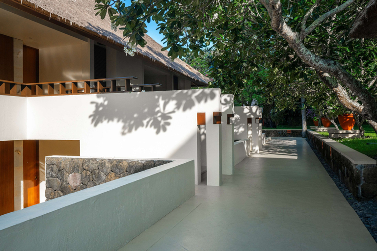 Exterior 6