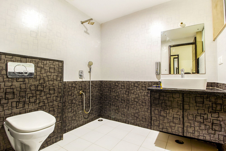 Bathroom, Fabhotel Hridyam Madhuram, Faizabad